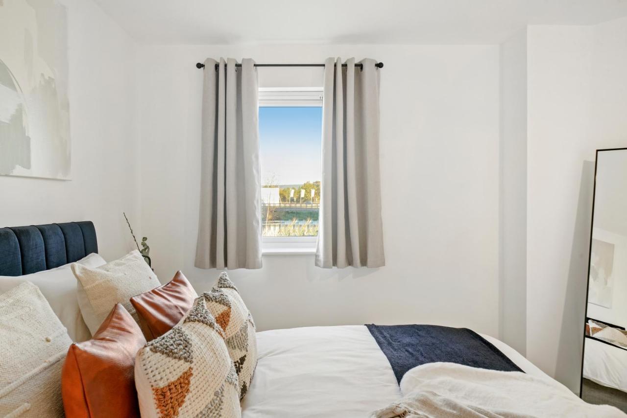 Luxury Apartment At Holt House Милтон-Кейнс Экстерьер фото