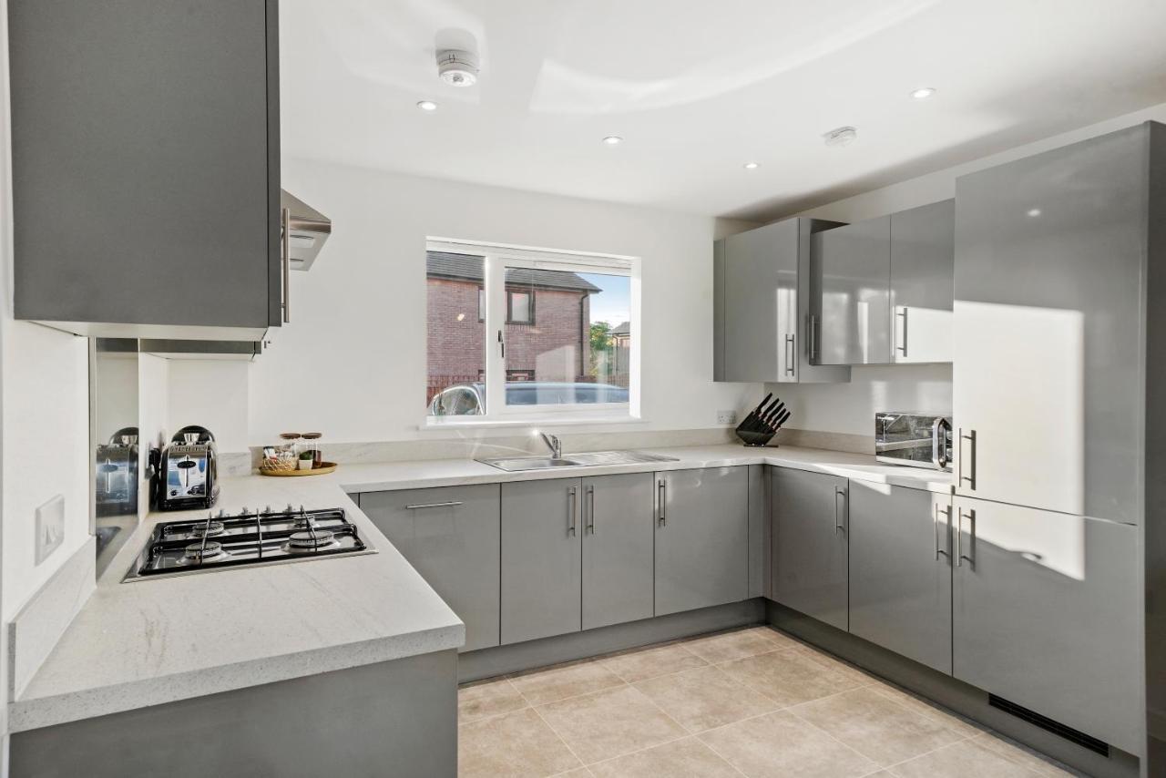 Luxury Apartment At Holt House Милтон-Кейнс Экстерьер фото