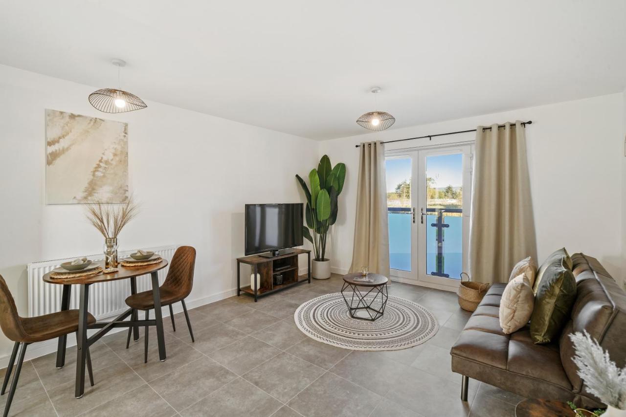 Luxury Apartment At Holt House Милтон-Кейнс Экстерьер фото